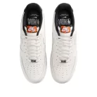Nike Air Force 1 Low '07 NBA Phantom nízke streetové tenisky lomené biele — produktová fotografia na bielom pozadí, bočný pohľad