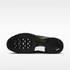 Nike P-6000 Black Dark Hazel nízke streetové tenisky čierne — produktová fotografia na bielom pozadí, bočný pohľad