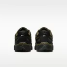 Nike P-6000 Black Dark Hazel nízke streetové tenisky čierne — produktová fotografia na bielom pozadí, bočný pohľad
