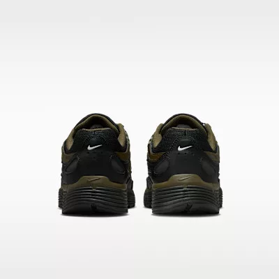 Nike P-6000 Black Dark Hazel nízke streetové tenisky čierne — produktová fotografia na bielom pozadí, bočný pohľad