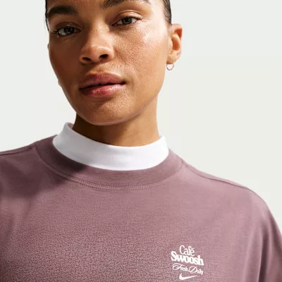 Nike NSW Oversized Tee 'Tattoo/Sail' tričko lomené biele — produktová fotografia na bielom pozadí, bočný pohľad