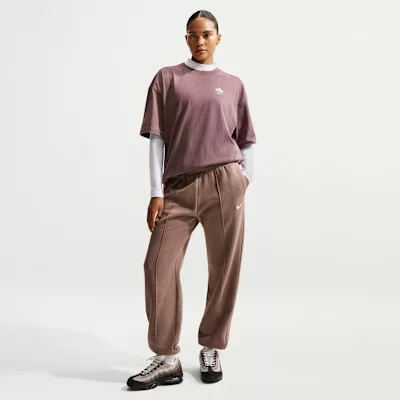 Nike NSW Oversized Tee 'Tattoo/Sail' tričko lomené biele — produktová fotografia na bielom pozadí, bočný pohľad