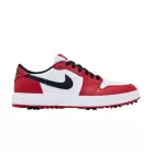 Jordan 1 Low Golf Spiked Chicago nízke streetové tenisky — produktová fotografia na bielom pozadí, bočný pohľad