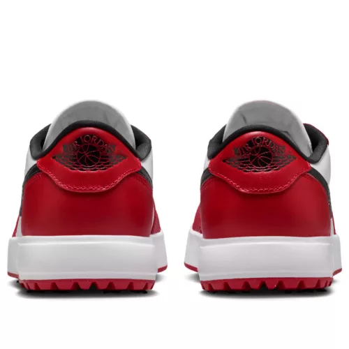 Jordan 1 Low Golf Spiked Chicago nízke streetové tenisky — produktová fotografia na bielom pozadí, bočný pohľad
