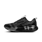Nike Vomero 18 Disrupt Pack nízke bežecké tenisky — produktová fotografia na bielom pozadí, bočný pohľad