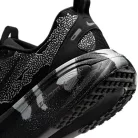 Nike Vomero 18 Disrupt Pack nízke bežecké tenisky — produktová fotografia na bielom pozadí, bočný pohľad