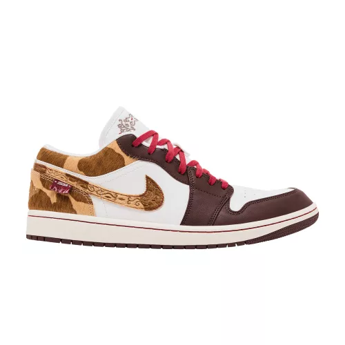 Jordan 1 Low SE Year of the Horse nízke streetové tenisky — produktová fotografia na bielom pozadí, bočný pohľad