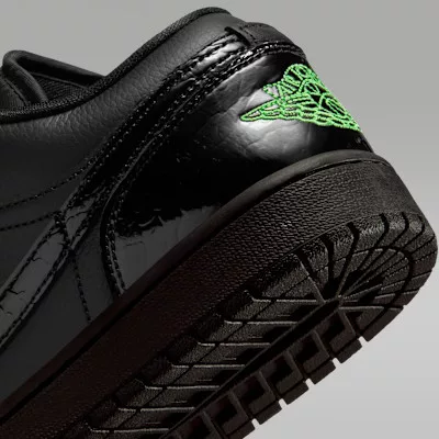 Jordan 1 Low SE Black Croc Scream Green (Women's) dámske nízke mestské tenisky čierne zelené