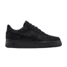 Nike Air Force 1 Low Valentine's Day Triple Black (2026) dámske nízke streetové tenisky čierne — produktová fotografia na bielom pozadí, bočný pohľad