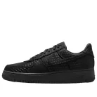 Nike Air Force 1 Low Valentine's Day Triple Black (2026) dámske nízke streetové tenisky čierne — produktová fotografia na bielom pozadí, bočný pohľad