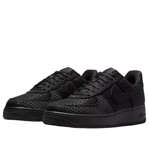 Nike Air Force 1 Low Valentine's Day Triple Black (2026) dámske nízke streetové tenisky čierne — produktová fotografia na bielom pozadí, bočný pohľad