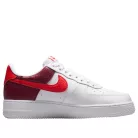 Nike Air Force 1 Low '07 White Light Crimson Gold Charm Bracelet dámske nízke streetové tenisky biele-červené — produktová fotografia na bielom pozadí, bočný