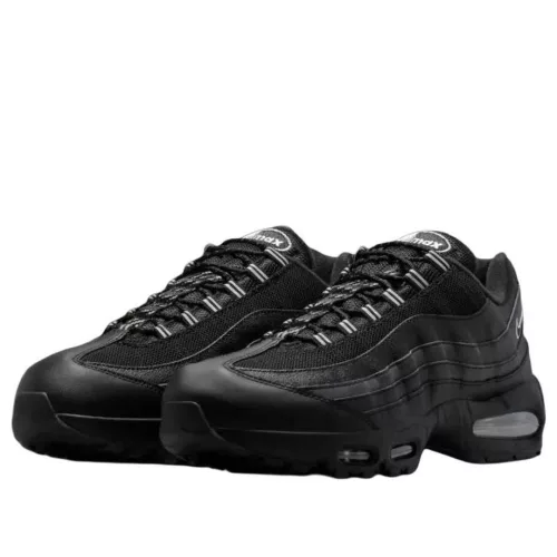 Nike Air Max 95 Big Bubble Black Carbon nízke streetové tenisky čierne-strieborné — produktová fotografia na bielom pozadí, bočný pohľad