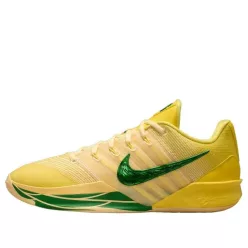 Nike Sabrina 3 Oregon Ducks dámske nízke basketbalové tenisky — produktová fotografia na bielom pozadí, bočný pohľad