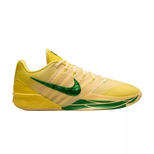 Nike Sabrina 3 Oregon Ducks dámske nízke basketbalové tenisky — produktová fotografia na bielom pozadí, bočný pohľad