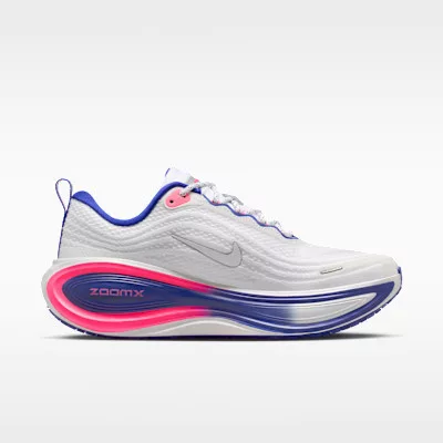 Nike Vomero Plus SE White Concord dámske nízke bežecké tenisky biele — produktová fotografia na bielom pozadí, bočný pohľad