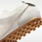 Nike Moon Shoe White Soft Pearl Gum dámske nízke streetové tenisky biele — produktová fotografia na bielom pozadí, bočný pohľad