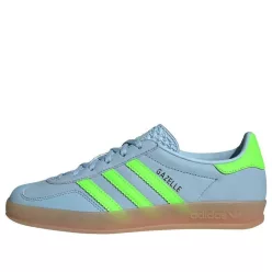 adidas Gazelle Indoor Clear Sky Solar Green dámske nízke streetové tenisky zelené — produktová fotografia na bielom pozadí, bočný pohľad