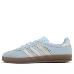 adidas Gazelle Indoor Clear Sky Off White dámske nízke streetové tenisky modré-lomené biele — produktová fotografia na bielom pozadí, bočný pohľad