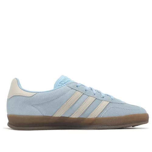 adidas Gazelle Indoor Clear Sky Off White dámske nízke streetové tenisky modré-lomené biele — produktová fotografia na bielom pozadí, bočný pohľad