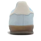 adidas Gazelle Indoor Clear Sky Off White dámske nízke streetové tenisky modré-lomené biele — produktová fotografia na bielom pozadí, bočný pohľad