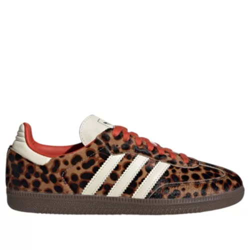 adidas Samba OG Preloved Red Leopard dámske nízke streetové tenisky červené — produktová fotografia na bielom pozadí, bočný pohľad