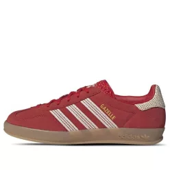 adidas Gazelle Indoor Better Scarlet Wonder White Gum dámske nízke streetové tenisky biele — produktová fotografia na bielom pozadí, bočný pohľad