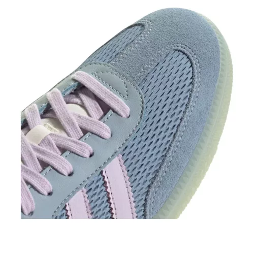 adidas Samba OG Tactile Blue Ice Lavender nízke streetové tenisky modré-levanduľové — produktová fotografia na bielom pozadí, bočný pohľad