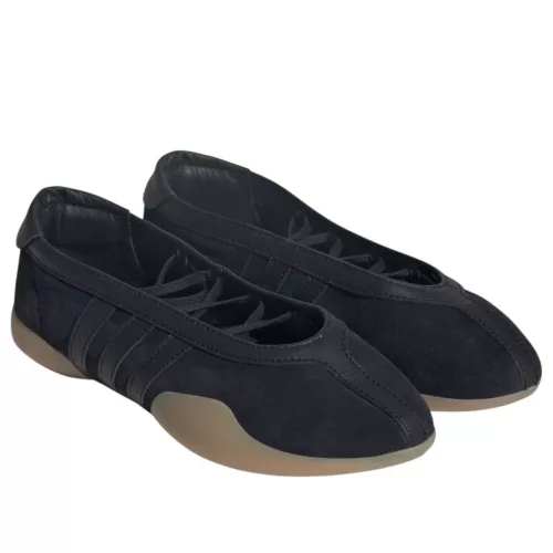 adidas Taekwondo Mei Ballet Black Gum dámske nízke streetové tenisky čierne — produktová fotografia na bielom pozadí, bočný pohľad