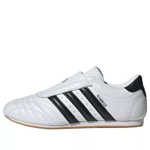 adidas Taekwondo White Black dámske nízke streetové tenisky biele-čierne — produktová fotografia na bielom pozadí, bočný pohľad