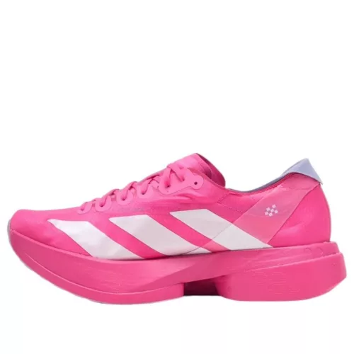 adidas Adizero Adios Pro 4 Shock Pink nízke bežecké tenisky ružové — produktová fotografia na bielom pozadí, bočný pohľad