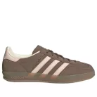 adidas Gazelle Indoor Earth Strata Wonder Quartz dámske nízke streetové tenisky hnedé-ružové — produktová fotografia na bielom pozadí, bočný pohľad