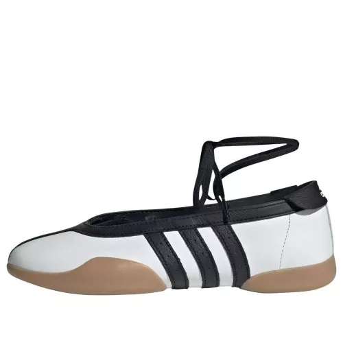 adidas Taekwondo Mei Ballet White Black dámske nízke streetové tenisky biele-čierne — produktová fotografia na bielom pozadí, bočný pohľad