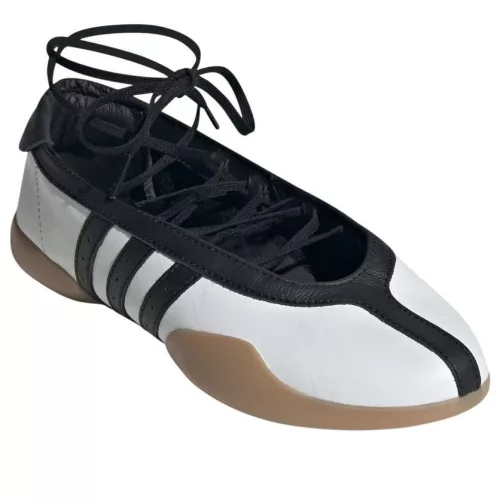 adidas Taekwondo Mei Ballet White Black dámske nízke streetové tenisky biele-čierne — produktová fotografia na bielom pozadí, bočný pohľad