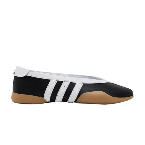 adidas Taekwondo Mei Ballet Black White dámske nízke streetové tenisky čierne-biele — produktová fotografia na bielom pozadí, bočný pohľad