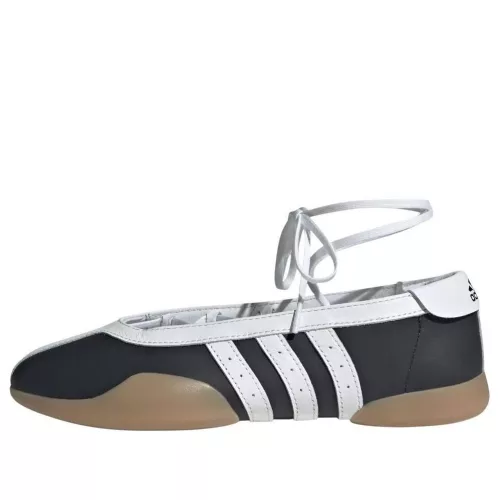 adidas Taekwondo Mei Ballet Black White dámske nízke streetové tenisky čierne-biele — produktová fotografia na bielom pozadí, bočný pohľad
