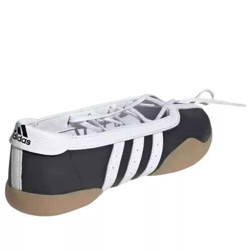 adidas Taekwondo Mei Ballet Black White dámske nízke streetové tenisky čierne-biele — produktová fotografia na bielom pozadí, bočný pohľad