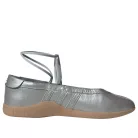 adidas Taekwondo Mei Ballet Silver Metallic Gum dámske nízke streetové tenisky strieborné — produktová fotografia na bielom pozadí, bočný pohľad