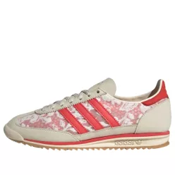 adidas SL 72 OG Liberty London Better Scarlet dámske nízke streetové tenisky krémové-biele — produktová fotografia na bielom pozadí, bočný pohľad