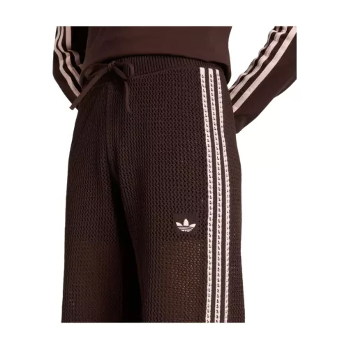 Adidas Knitted Crochet Firebird Track Pants Aurora Coffee nohavice — produktová fotografia na bielom pozadí, bočný pohľad