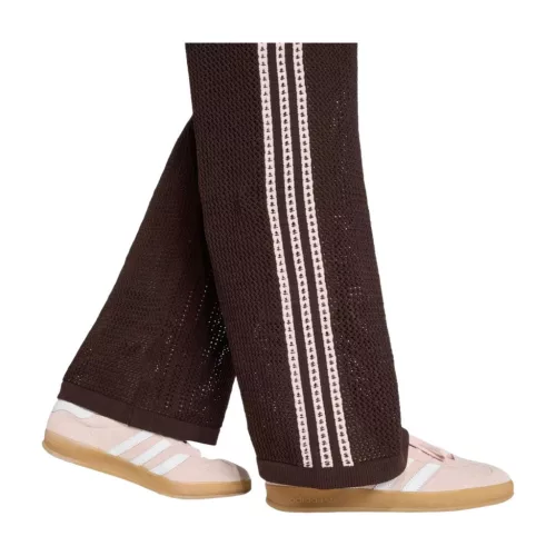 Adidas Knitted Crochet Firebird Track Pants Aurora Coffee nohavice — produktová fotografia na bielom pozadí, bočný pohľad