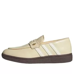 adidas Handball Spezial Loafer Warm Vanilla dámske nízke streetové tenisky — produktová fotografia na bielom pozadí, bočný pohľad