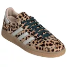 adidas Handball Spezial Leopard Magic Beige dámske nízke streetové tenisky béžové — produktová fotografia na bielom pozadí, bočný pohľad