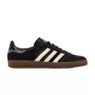 adidas Gazelle Indoor Wales Bonner Pony Hair nízke streetové tenisky — produktová fotografia na bielom pozadí, bočný pohľad