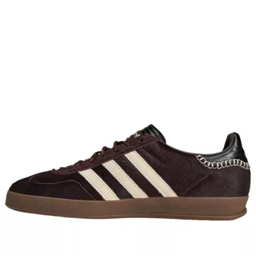 adidas Gazelle Indoor Wales Bonner Pony Hair nízke streetové tenisky — produktová fotografia na bielom pozadí, bočný pohľad
