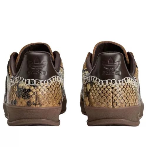 adidas Gazelle Indoor Wales Bonner Snakeskin nízke streetové tenisky — produktová fotografia na bielom pozadí, bočný pohľad