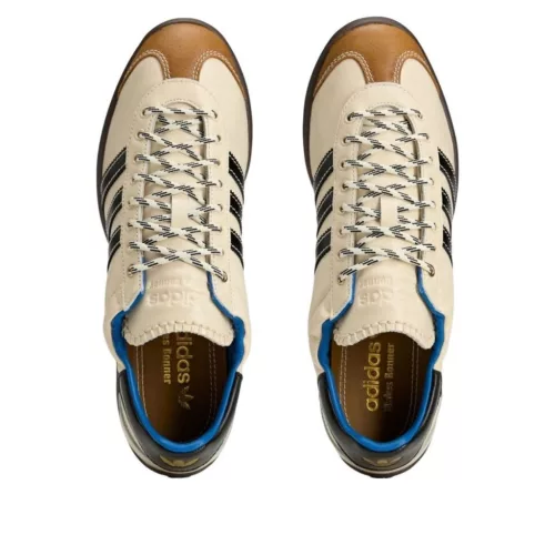 adidas Karintha OG Wales Bonner Black White Lush Blue nízke streetové tenisky biele-modré — produktová fotografia na bielom pozadí, bočný pohľad