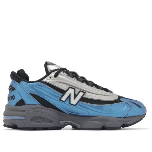 New Balance 1000 Metallic Blue nízke streetové tenisky tmavomodré-modré — produktová fotografia na bielom pozadí, bočný pohľad