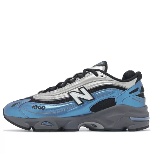 New Balance 1000 Metallic Blue nízke streetové tenisky tmavomodré-modré — produktová fotografia na bielom pozadí, bočný pohľad