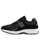 New Balance 2002R Black Gunmetal nízke streetové tenisky čierne — produktová fotografia na bielom pozadí, bočný pohľad